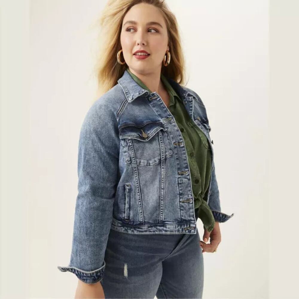 Molly & Isadora NWT Target Plus Size Denim Trucker Jacket in Medium Wash Size 4X